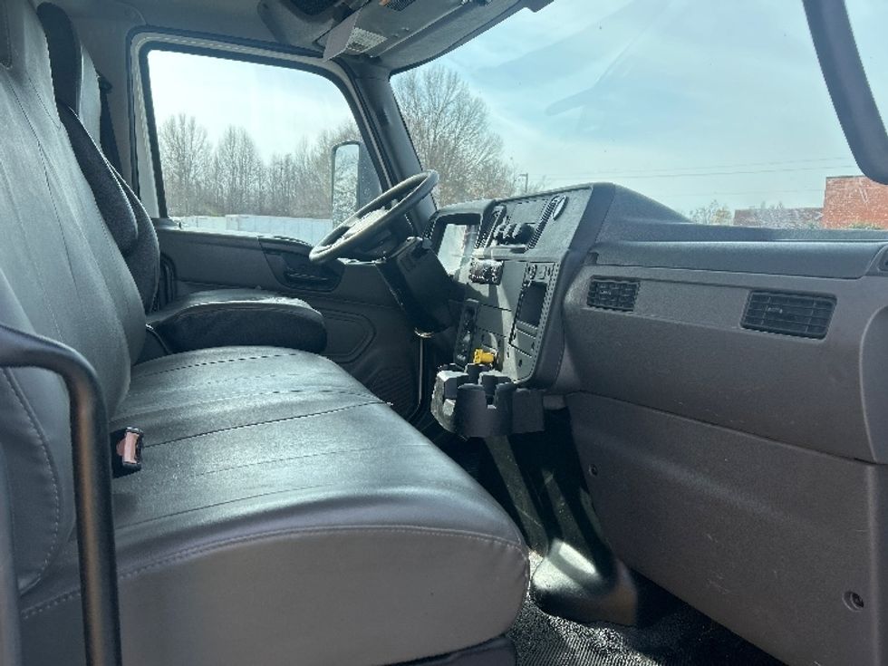 Flatbed Truck-Light and Medium Duty Trucks-International-2020-MV607-Greensboro-NC-168,376\n\t\tmiles-$ 34,000 - Image 18