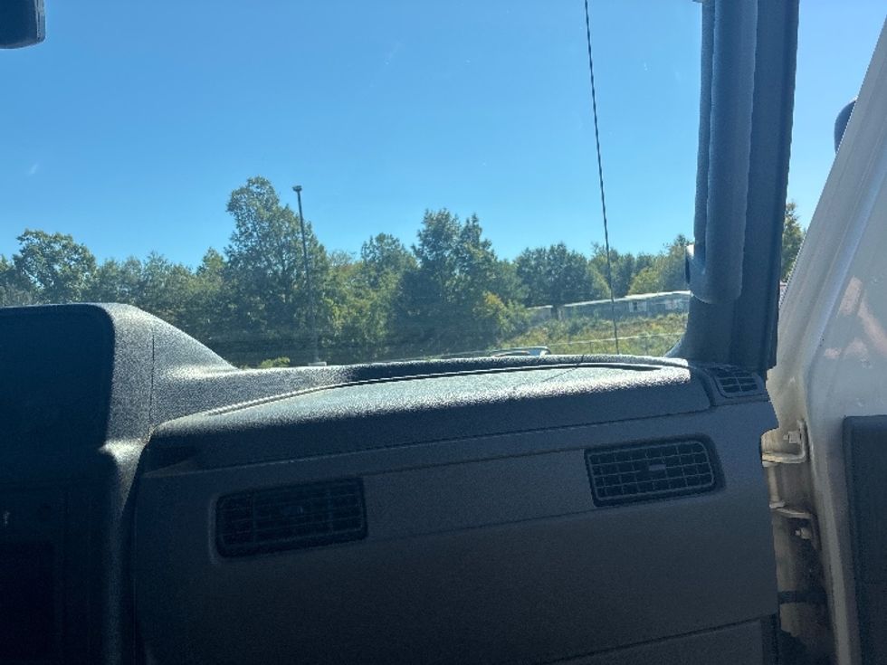 Flatbed Truck-Light and Medium Duty Trucks-International-2020-MV607-Greenville-SC-136,506\n\t\tmiles-$ 54,500 - Image 21