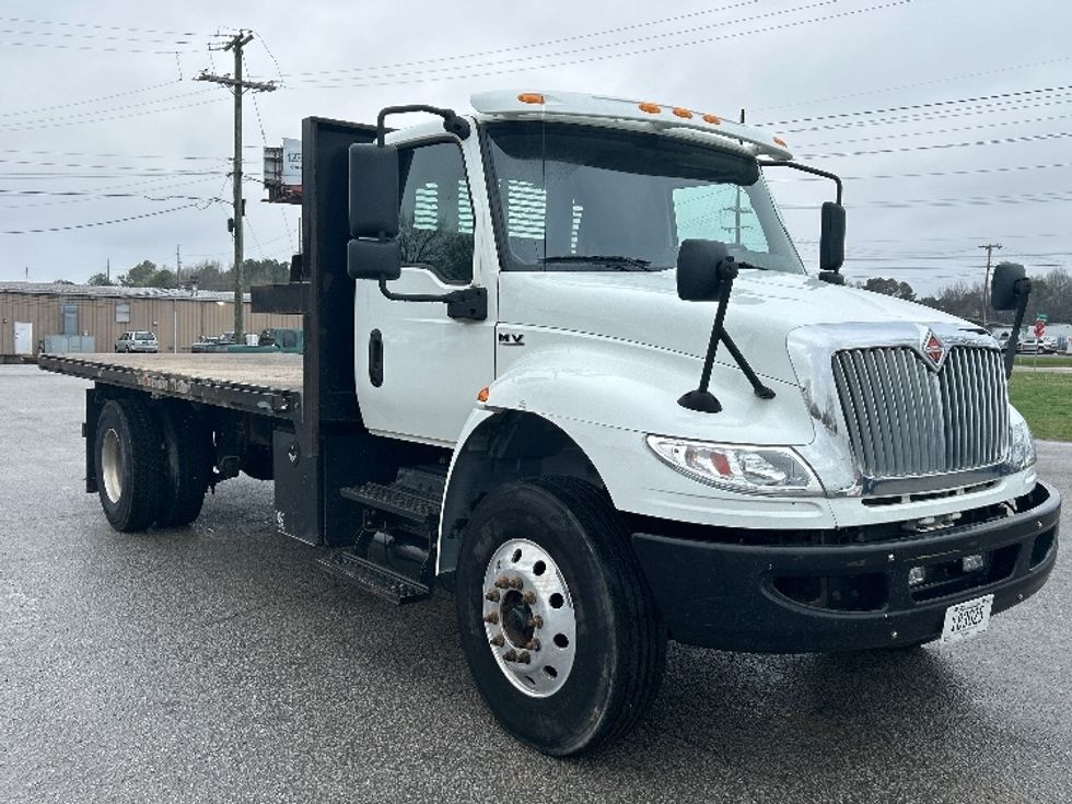 Flatbed Truck-Light and Medium Duty Trucks-International-2020-MV607-Jackson-TN-115,581\n\t\tmiles-$ 47,250 - Image 1