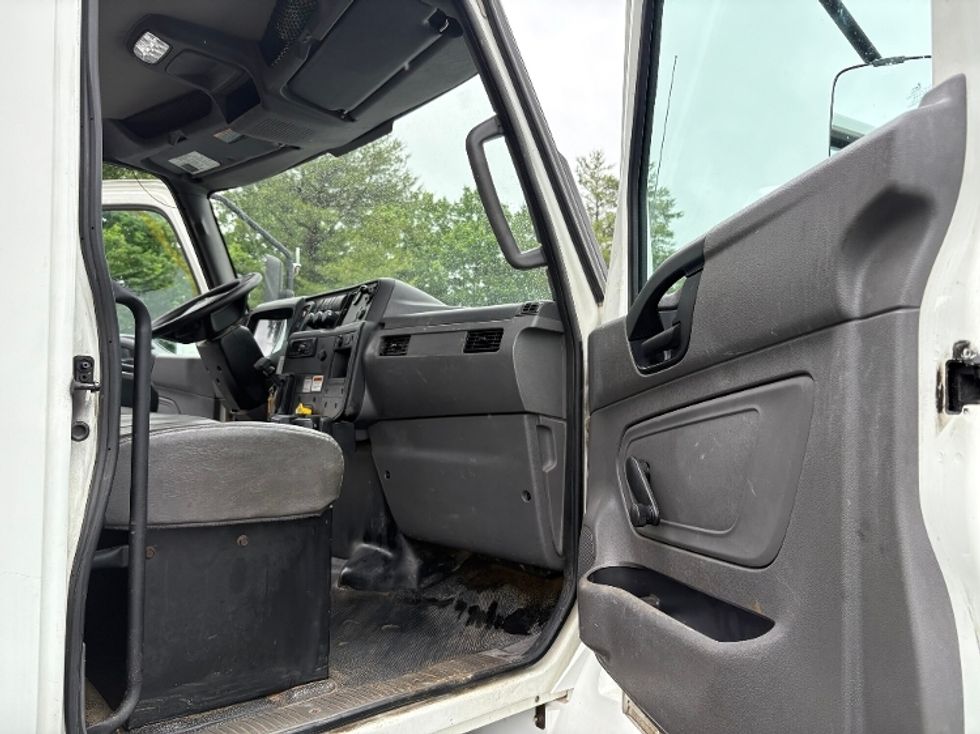 Flatbed Truck-Light and Medium Duty Trucks-International-2020-MV607-Lexington-KY-96,949\n\t\tmiles-$ 51,750 - Image 16