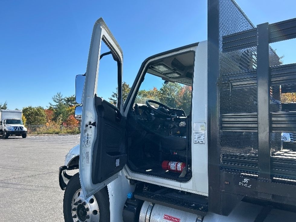 Flatbed Truck-Light and Medium Duty Trucks-International-2020-MV607-Londonderry-NH-155,716\n\t\tmiles-$ 46,500 - Image 16