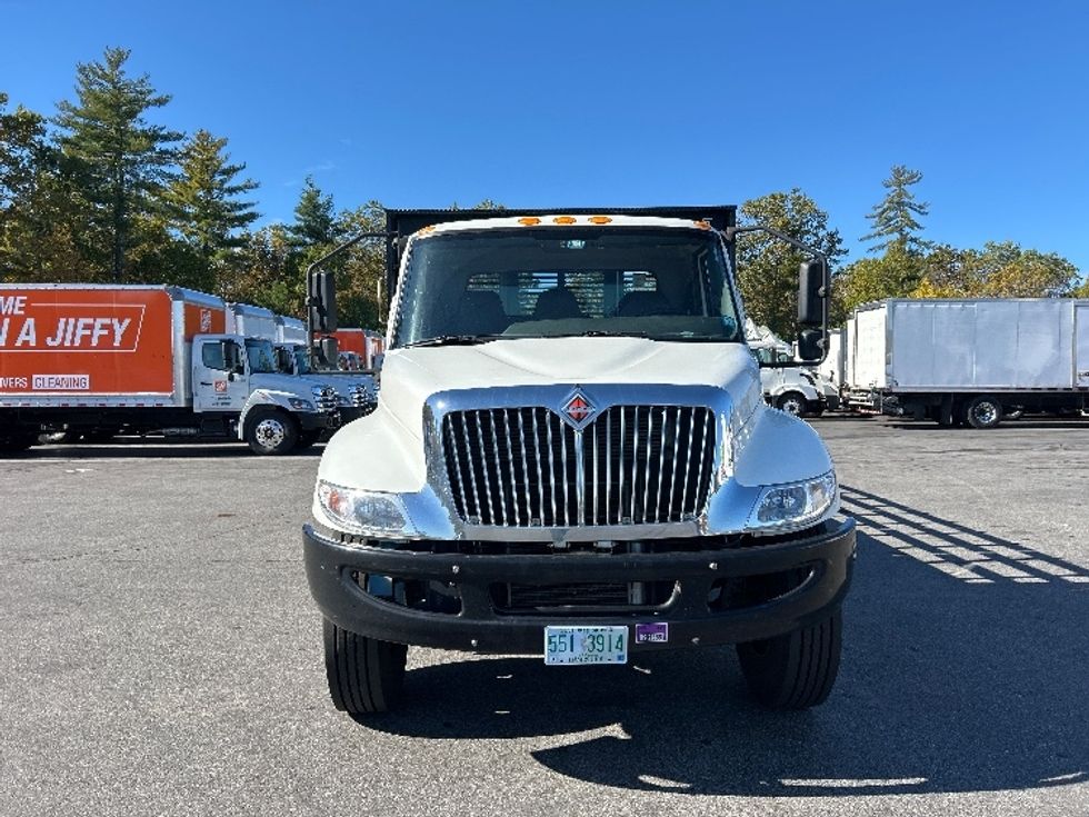 Flatbed Truck-Light and Medium Duty Trucks-International-2020-MV607-Londonderry-NH-155,716\n\t\tmiles-$ 46,500 - Image 2