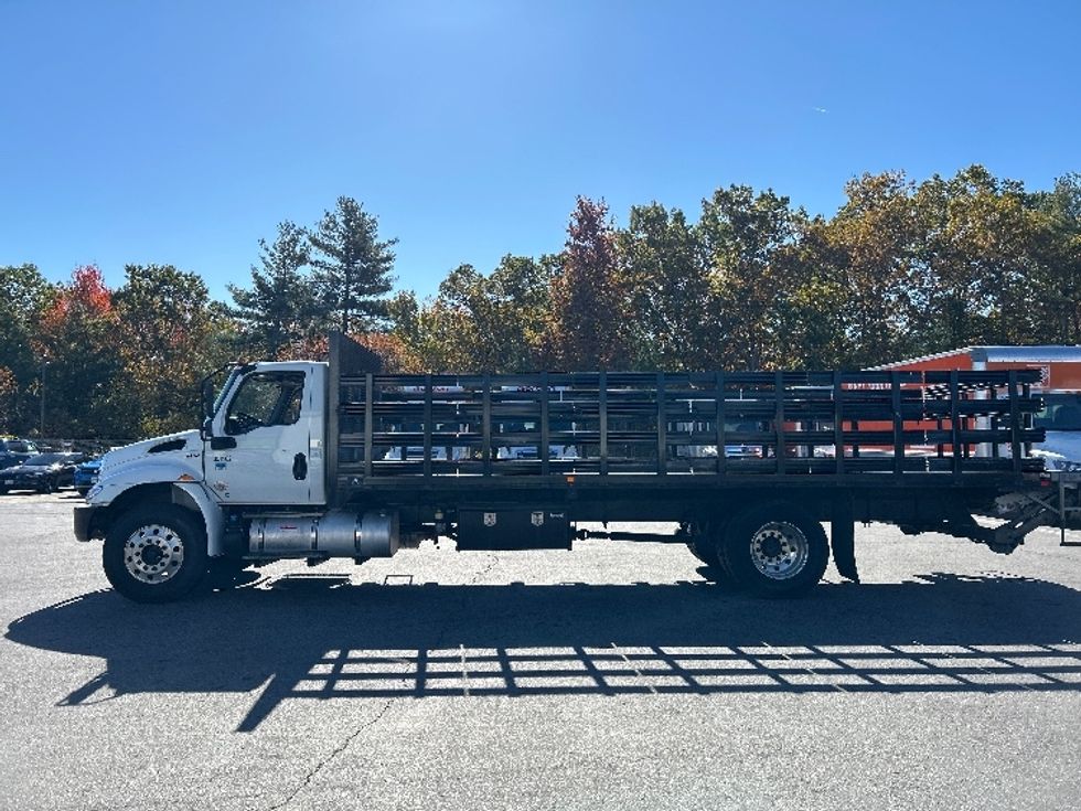 Flatbed Truck-Light and Medium Duty Trucks-International-2020-MV607-Londonderry-NH-155,716\n\t\tmiles-$ 46,500 - Image 4