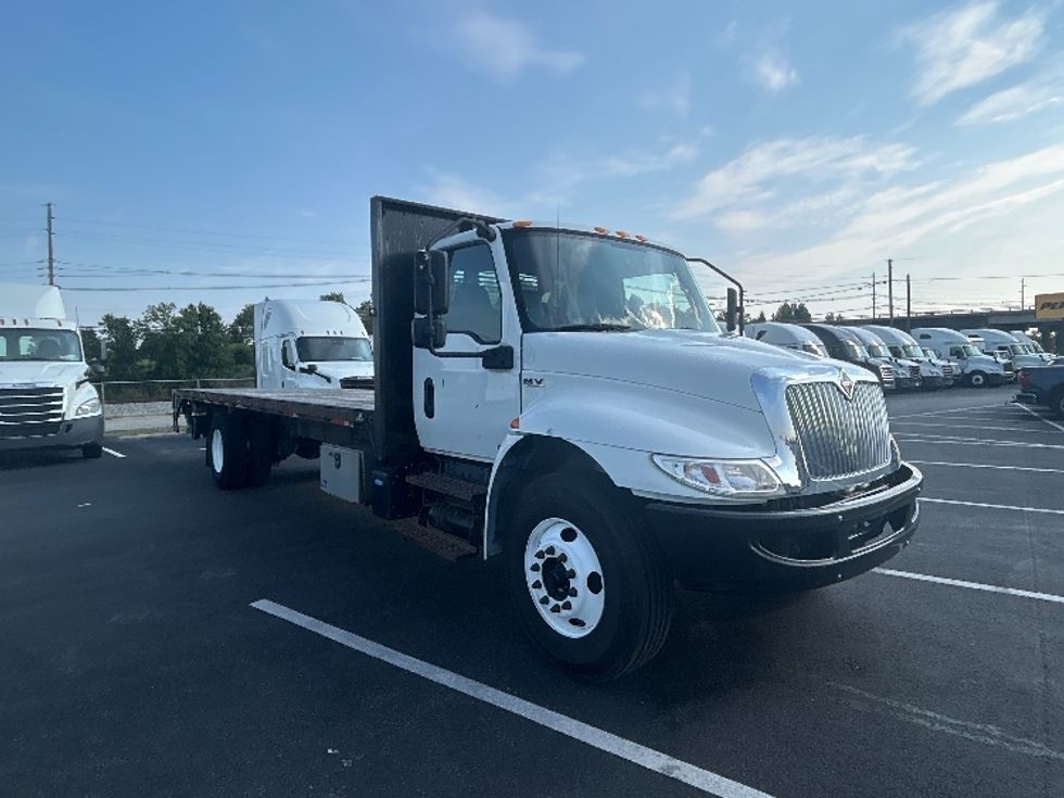 Flatbed Truck-Light and Medium Duty Trucks-International-2020-MV607-Louisville-KY-127,574\n\t\tmiles-$ 52,000 - Image 1