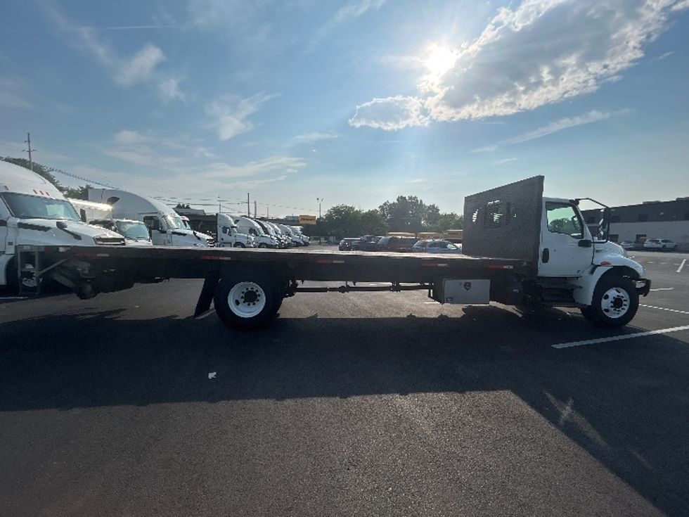 Flatbed Truck-Light and Medium Duty Trucks-International-2020-MV607-Louisville-KY-127,574\n\t\tmiles-$ 52,000 - Image 15