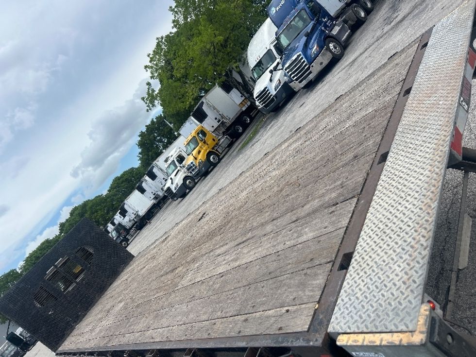 Flatbed Truck-Light and Medium Duty Trucks-International-2020-MV607-Medley-FL-120,385\n\t\tmiles-$ 51,500 - Image 12