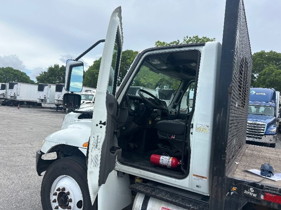 Flatbed Truck-Light and Medium Duty Trucks-International-2020-MV607-Medley-FL-120,385\n\t\tmiles-$ 51,500 - Image 16