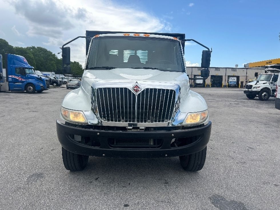 Flatbed Truck-Light and Medium Duty Trucks-International-2020-MV607-Medley-FL-120,385\n\t\tmiles-$ 51,500 - Image 2