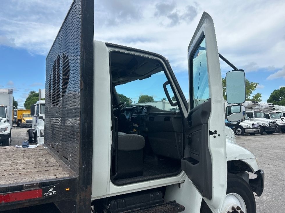 Flatbed Truck-Light and Medium Duty Trucks-International-2020-MV607-Medley-FL-120,385\n\t\tmiles-$ 51,500 - Image 20