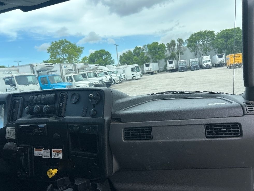 Flatbed Truck-Light and Medium Duty Trucks-International-2020-MV607-Medley-FL-120,385\n\t\tmiles-$ 51,500 - Image 21