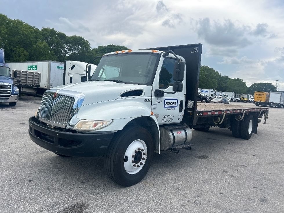 Flatbed Truck-Light and Medium Duty Trucks-International-2020-MV607-Medley-FL-120,385\n\t\tmiles-$ 51,500 - Image 3