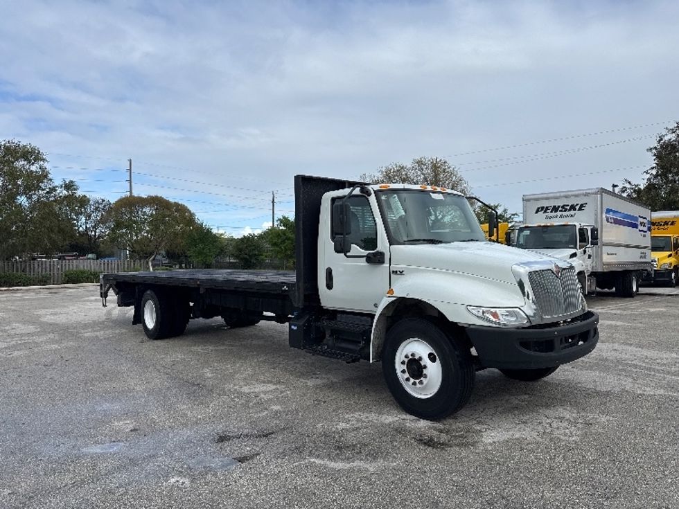 Flatbed Truck-Light and Medium Duty Trucks-International-2020-MV607-Medley-FL-162,082\n\t\tmiles-$ 51,000 - Image 1