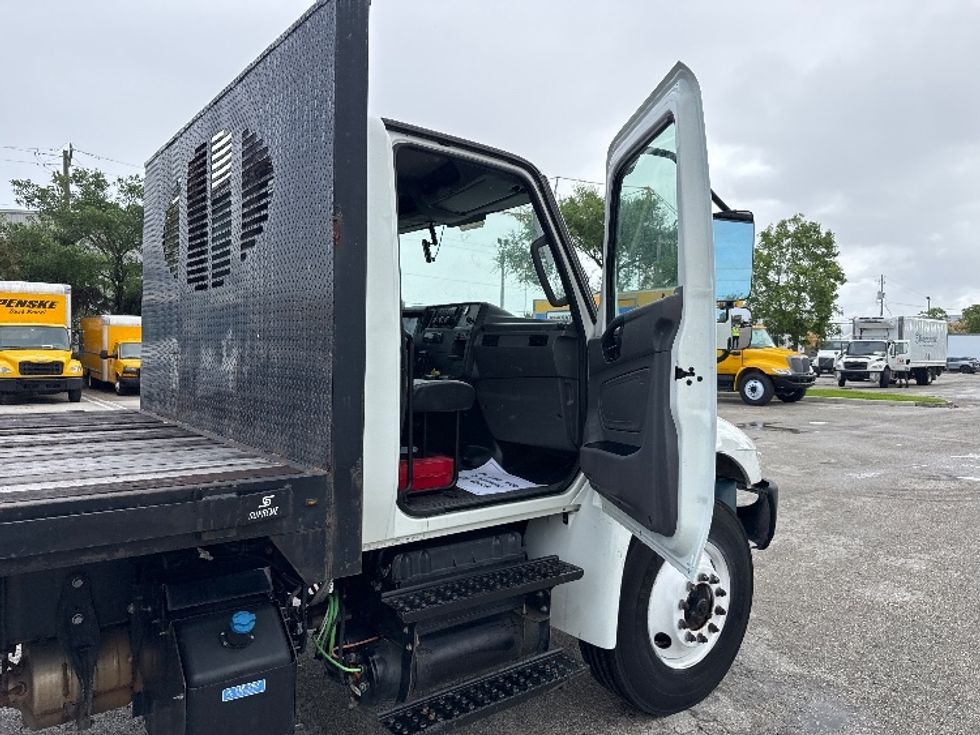 Flatbed Truck-Light and Medium Duty Trucks-International-2020-MV607-Medley-FL-162,082\n\t\tmiles-$ 51,000 - Image 18