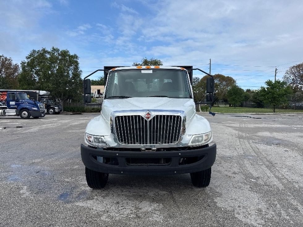 Flatbed Truck-Light and Medium Duty Trucks-International-2020-MV607-Medley-FL-162,082\n\t\tmiles-$ 51,000 - Image 2