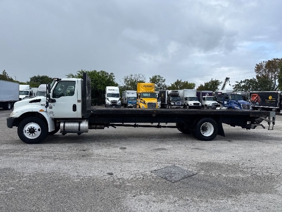 Flatbed Truck-Light and Medium Duty Trucks-International-2020-MV607-Medley-FL-162,082\n\t\tmiles-$ 51,000 - Image 4