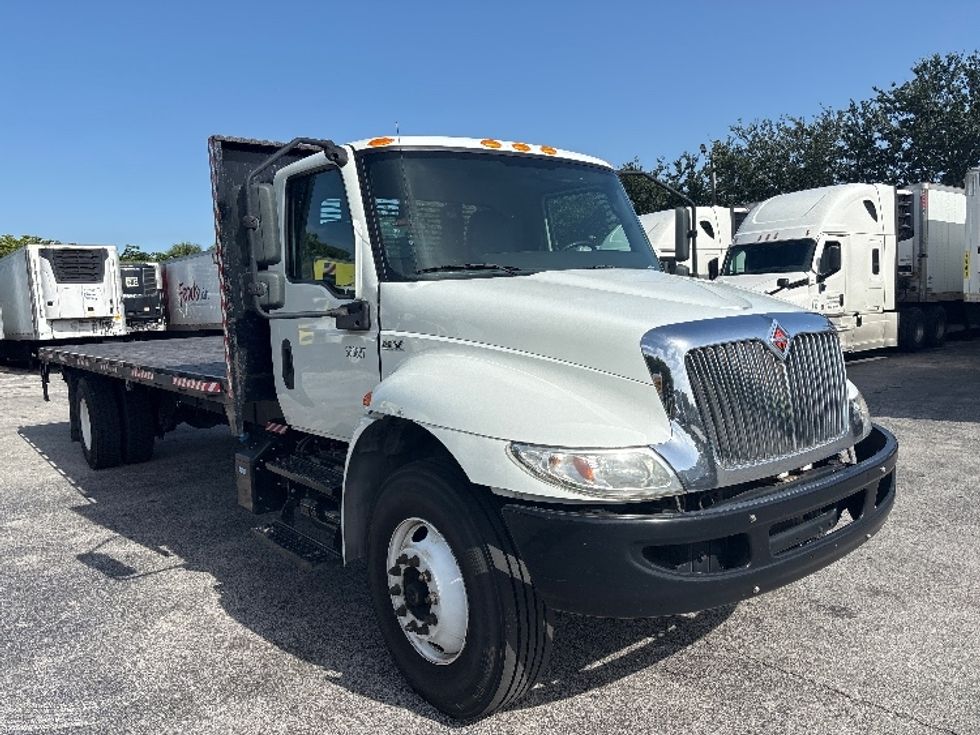 Flatbed Truck-Light and Medium Duty Trucks-International-2020-MV607-Medley-FL-190,100\n\t\tmiles-$ 47,250 - Image 1