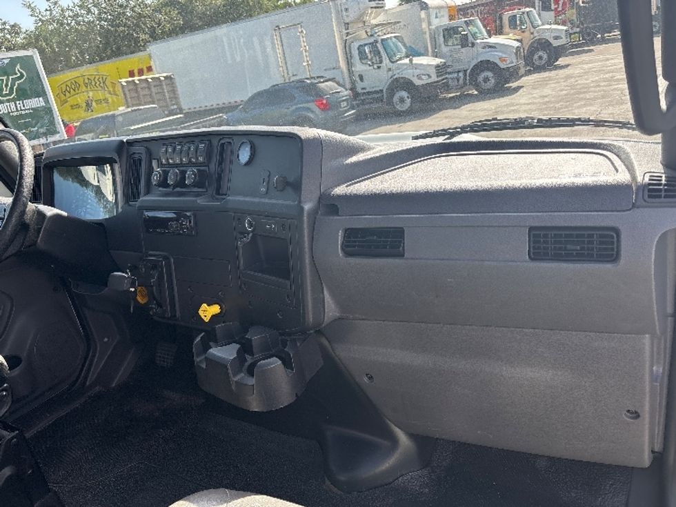 Flatbed Truck-Light and Medium Duty Trucks-International-2020-MV607-Medley-FL-190,100\n\t\tmiles-$ 47,250 - Image 16