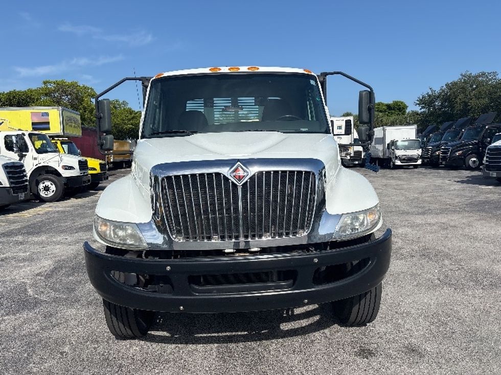 Flatbed Truck-Light and Medium Duty Trucks-International-2020-MV607-Medley-FL-190,100\n\t\tmiles-$ 47,250 - Image 2