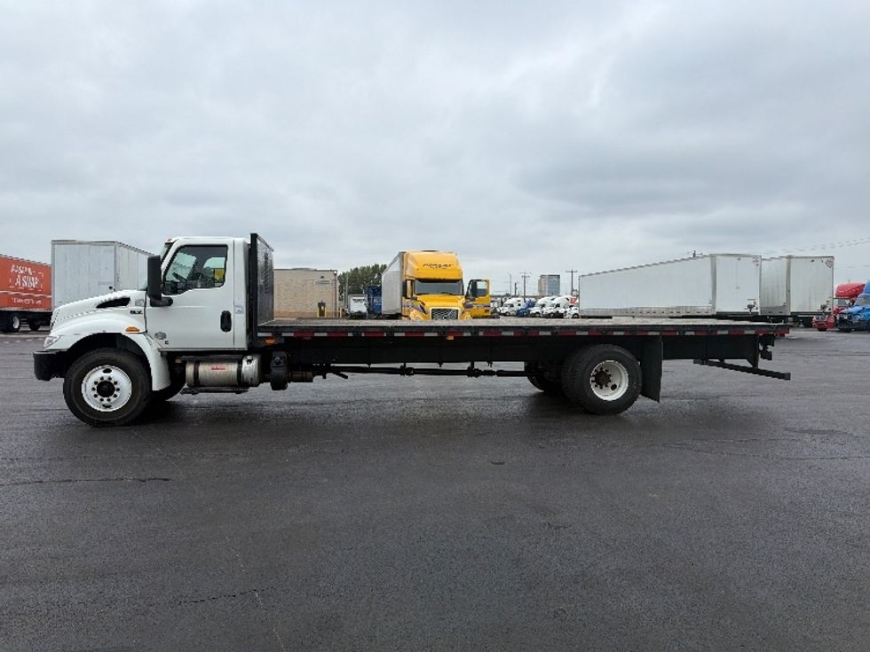 Flatbed Truck-Light and Medium Duty Trucks-International-2020-MV607-Melrose Park-IL-133,008\n\t\tmiles-$ 47,500 - Image 4