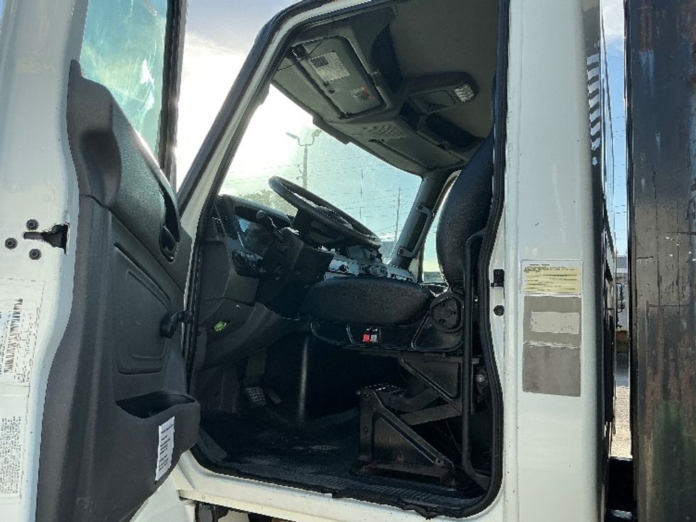 Flatbed Truck-Light and Medium Duty Trucks-International-2020-MV607-Miami-FL-142,170\n\t\tmiles-$ 49,000 - Image 13