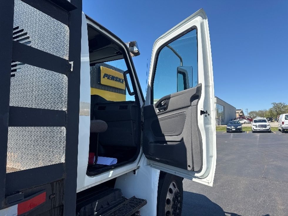 Flatbed Truck-Light and Medium Duty Trucks-International-2020-MV607-Milwaukee-WI-213,392\n\t\tmiles-$ 52,000 - Image 19
