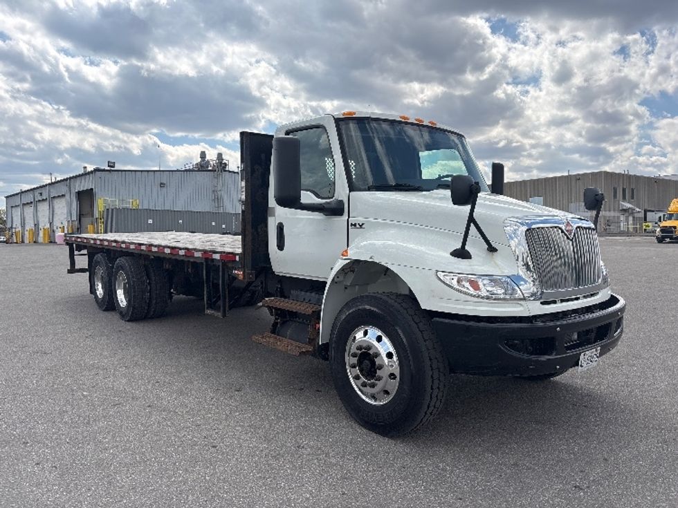 Flatbed Truck-Light and Medium Duty Trucks-International-2020-MV607-Mississauga-ON-111,723\n\t\tkm-$ 93,000 - Image 1