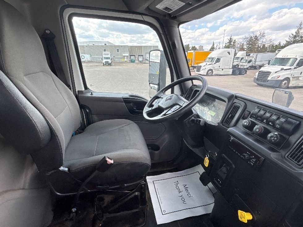 Flatbed Truck-Light and Medium Duty Trucks-International-2020-MV607-Mississauga-ON-111,723\n\t\tkm-$ 93,000 - Image 18