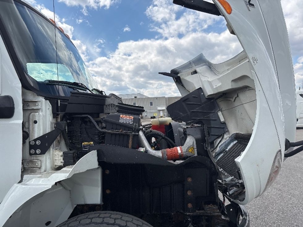 Flatbed Truck-Light and Medium Duty Trucks-International-2020-MV607-Mississauga-ON-111,723\n\t\tkm-$ 93,000 - Image 19