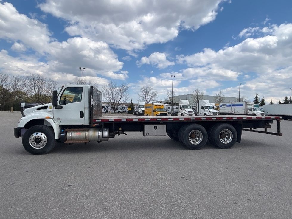 Flatbed Truck-Light and Medium Duty Trucks-International-2020-MV607-Mississauga-ON-111,723\n\t\tkm-$ 93,000 - Image 4