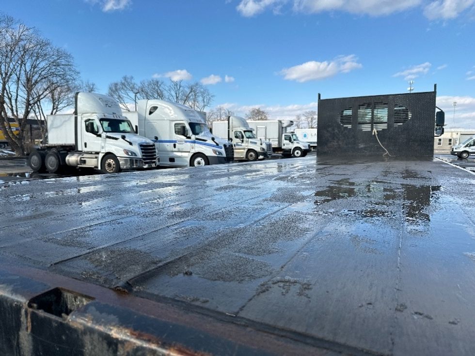 Flatbed Truck-Light and Medium Duty Trucks-International-2020-MV607-New Castle-DE-108,701\n\t\tmiles-$ 61,000 - Image 11