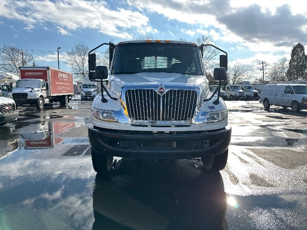 Flatbed Truck-Light and Medium Duty Trucks-International-2020-MV607-New Castle-DE-108,701\n\t\tmiles-$ 61,000 - Image 2