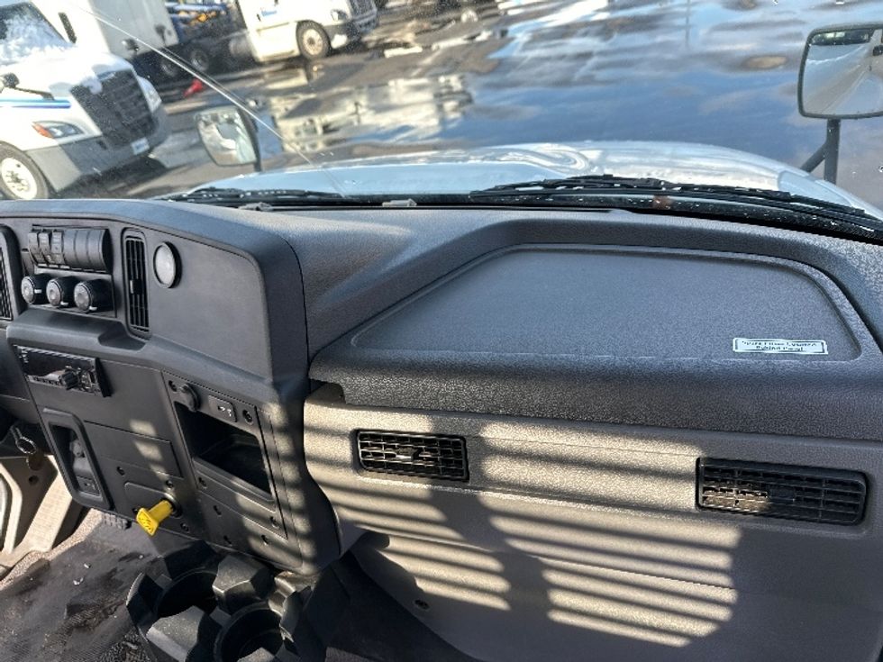 Flatbed Truck-Light and Medium Duty Trucks-International-2020-MV607-New Castle-DE-108,701\n\t\tmiles-$ 61,000 - Image 21