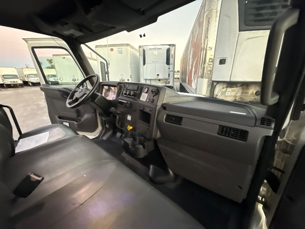 Flatbed Truck-Light and Medium Duty Trucks-International-2020-MV607-Orlando-FL-89,486\n\t\tmiles-$ 54,750 - Image 21