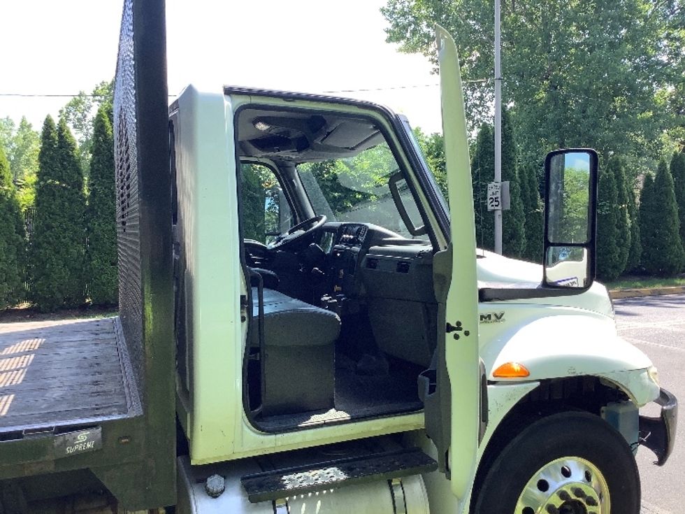 Flatbed Truck-Light and Medium Duty Trucks-International-2020-MV607-Reading-PA-249,429\n\t\tmiles-$ 39,500 - Image 17