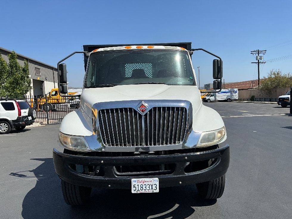 Flatbed Truck-Light and Medium Duty Trucks-International-2020-MV607-Torrance-CA-126,502\n\t\tmiles-$ 49,500 - Image 2