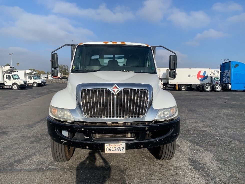 Flatbed Truck-Light and Medium Duty Trucks-International-2020-MV607-Torrance-CA-136,688\n\t\tmiles-$ 45,750 - Image 2