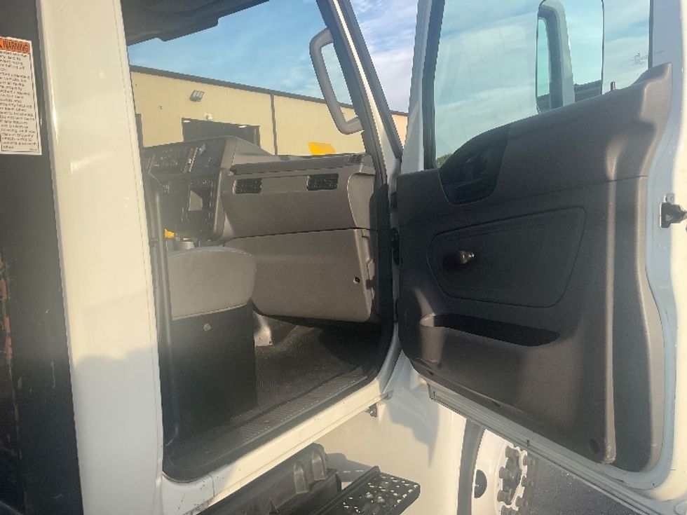 Flatbed Truck-Light and Medium Duty Trucks-International-2020-MV607-Torrance-CA-59,951\n\t\tmiles-$ 59,750 - Image 18