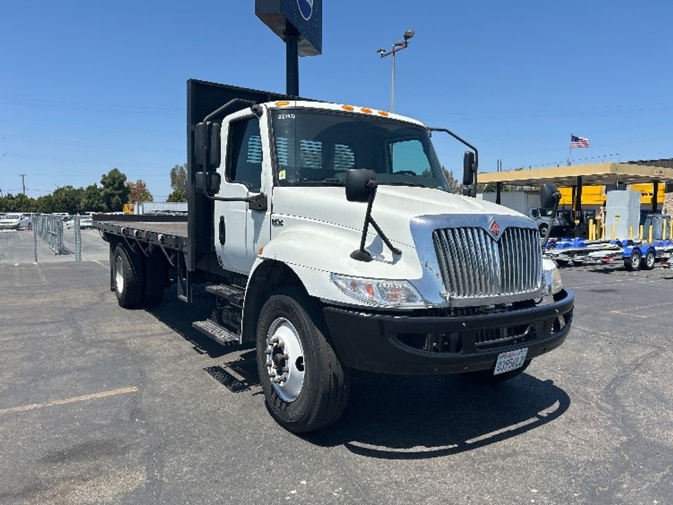 Flatbed Truck-Light and Medium Duty Trucks-International-2020-MV607-Torrance-CA-75,696\n\t\tmiles-$ 55,750 - Image 1