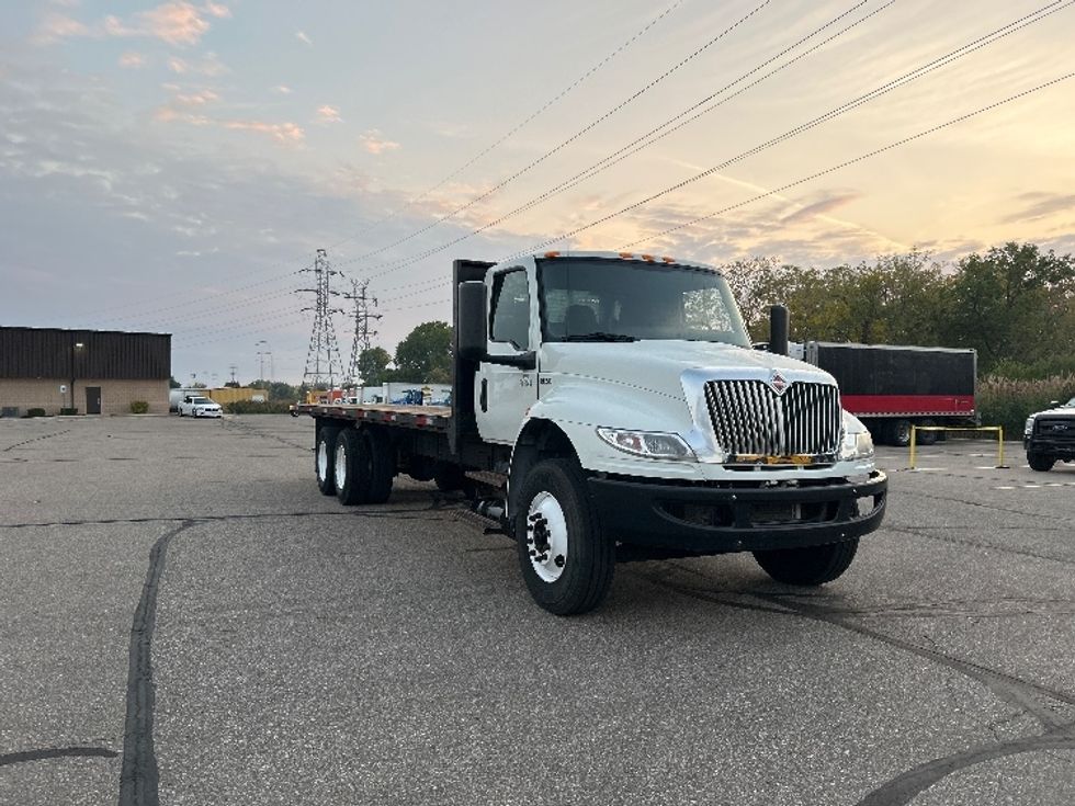 Flatbed Truck-Light and Medium Duty Trucks-International-2020-MV607-Warren-MI-97,681\n\t\tmiles-$ 69,250 - Image 1