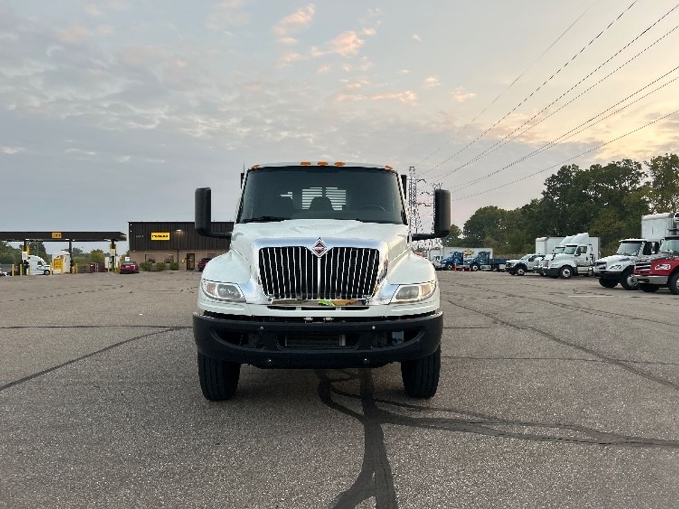 Flatbed Truck-Light and Medium Duty Trucks-International-2020-MV607-Warren-MI-97,681\n\t\tmiles-$ 69,250 - Image 2