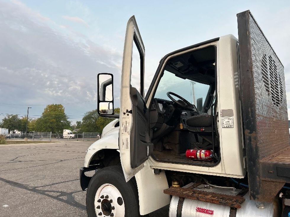 Flatbed Truck-Light and Medium Duty Trucks-International-2020-MV607-Warren-MI-97,681\n\t\tmiles-$ 69,250 - Image 21