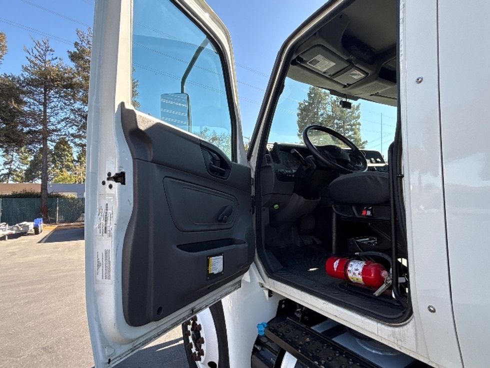 Flatbed Truck-Light and Medium Duty Trucks-International-2020-MV607-West Sacramento-CA-17,274\n\t\tmiles-$ 79,750 - Image 16