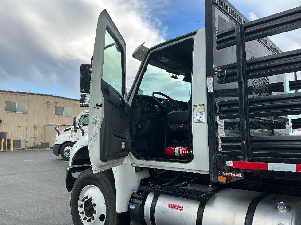 Flatbed Truck-Light and Medium Duty Trucks-International-2020-MV607-West Sacramento-CA-257,760\n\t\tmiles-$ 36,500 - Image 14