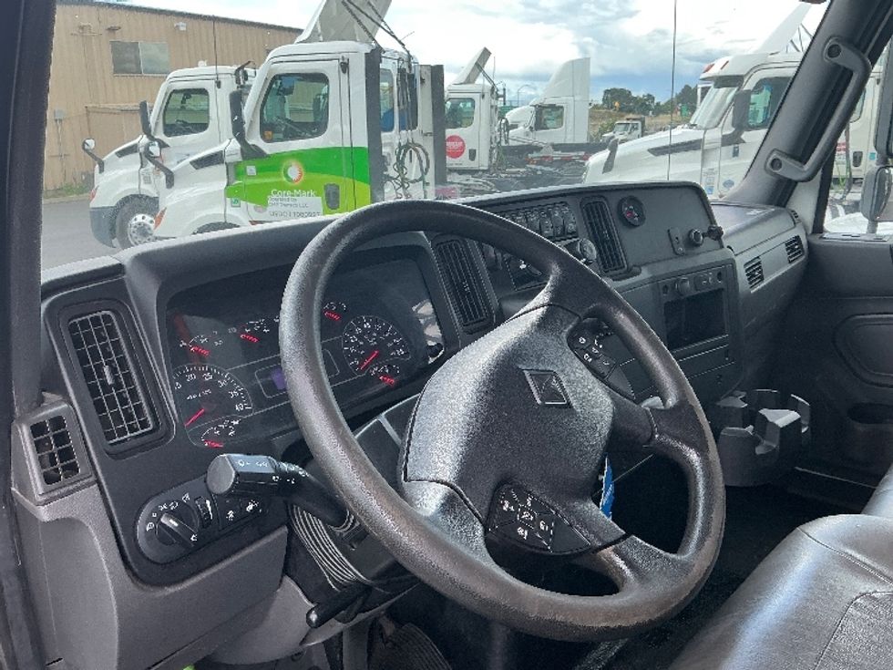 Flatbed Truck-Light and Medium Duty Trucks-International-2020-MV607-West Sacramento-CA-257,760\n\t\tmiles-$ 36,500 - Image 15