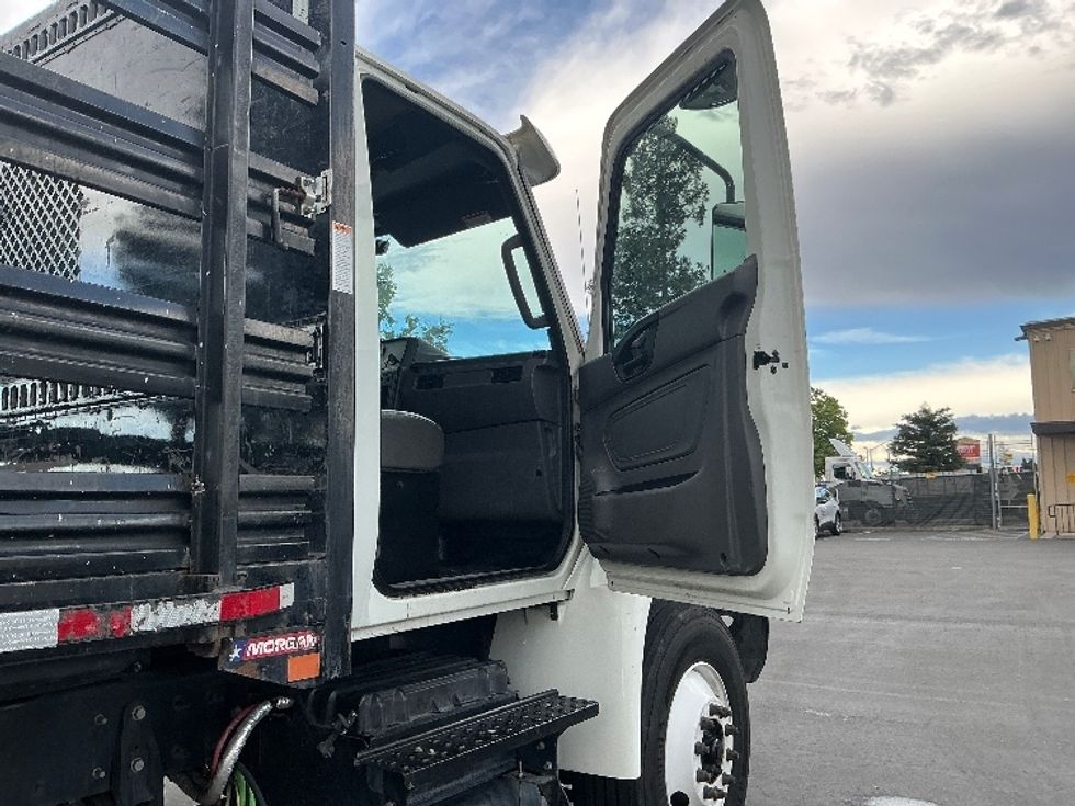 Flatbed Truck-Light and Medium Duty Trucks-International-2020-MV607-West Sacramento-CA-257,760\n\t\tmiles-$ 36,500 - Image 18