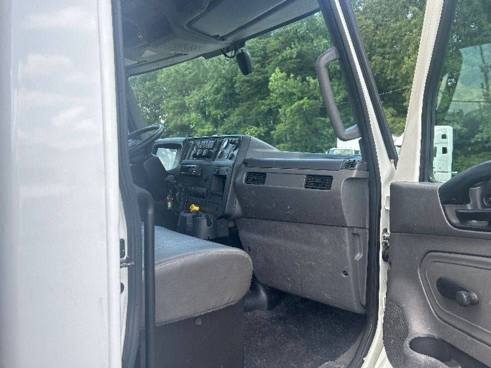 Flatbed Truck-Light and Medium Duty Trucks-International-2021-MV607-Mebane-NC-298,742\n\t\tmiles-$ 32,250 - Image 17