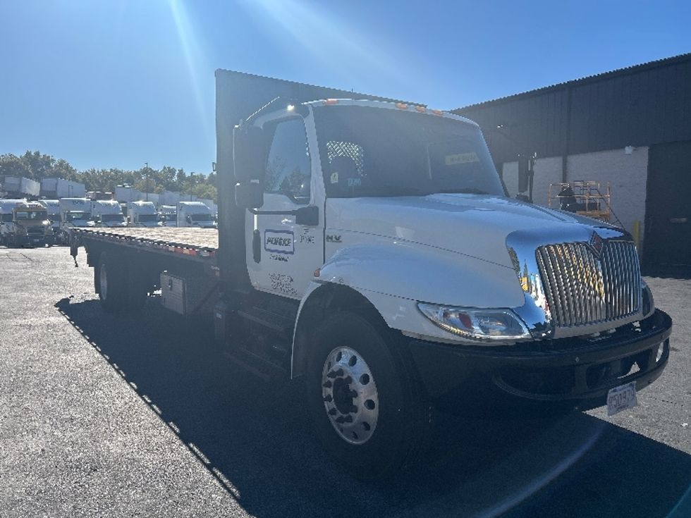 Flatbed Truck-Light and Medium Duty Trucks-International-2021-MV607-Montgomery-NY-147,501\n\t\tmiles-$ 51,000 - Image 1