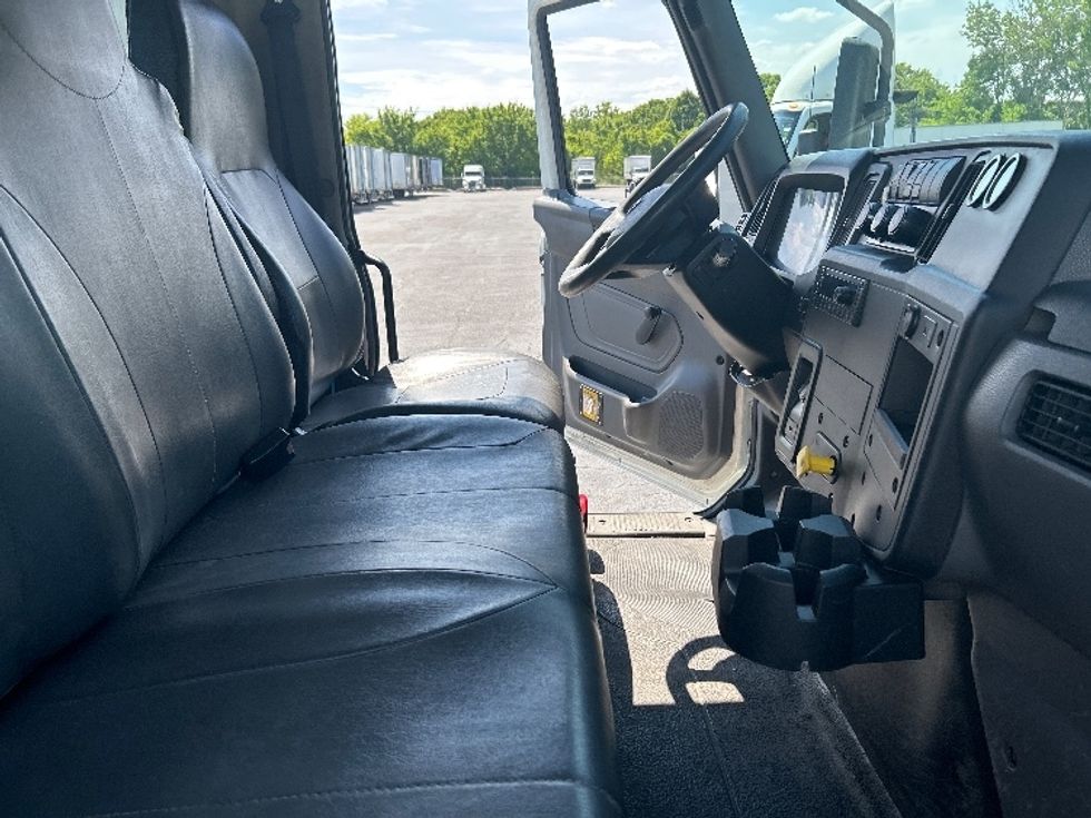 Flatbed Truck-Light and Medium Duty Trucks-International-2021-MV607-Nashville (Mount Juliet)-TN-367,347\n\t\tmiles-$ 30,750 - Image 21