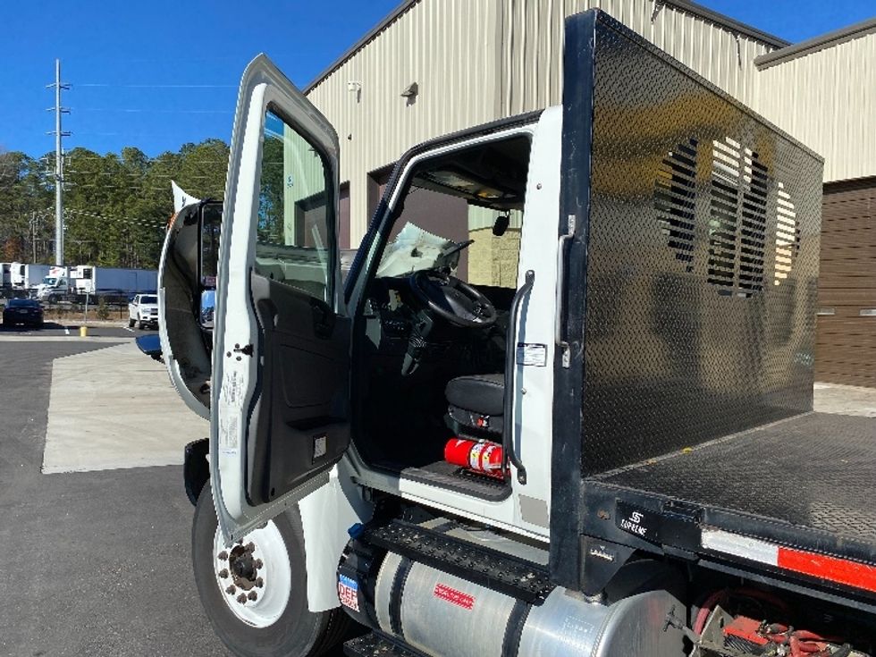 Flatbed Truck-Light and Medium Duty Trucks-International-2021-MV607-Newnan-GA-339,064\n\t\tmiles-$ 24,250 - Image 16