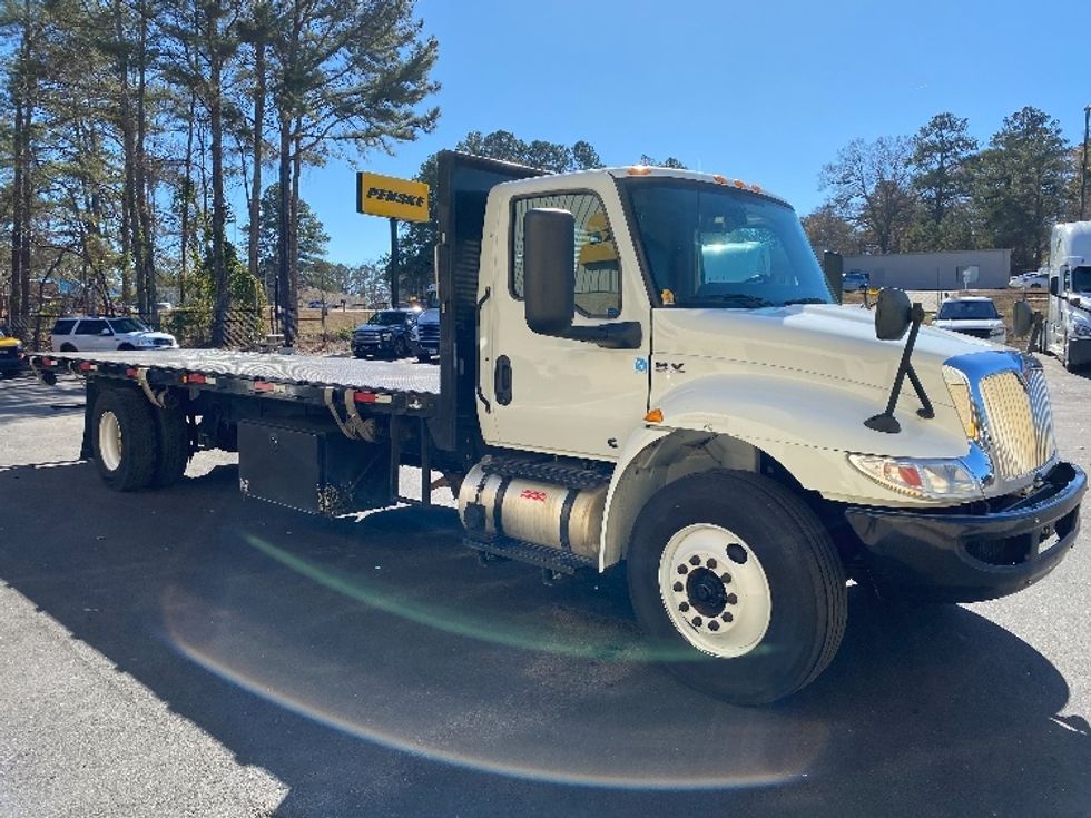 Flatbed Truck-Light and Medium Duty Trucks-International-2021-MV607-Newnan-GA-352,789\n\t\tmiles-$ 24,250 - Image 1